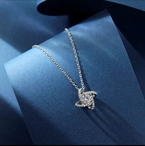 1pcs Steel Color - color Necklace Ladies Cold Wind Four Leaf Clover With Diamonds Brass Pendant Jewelry (with Box) - Mall Mega