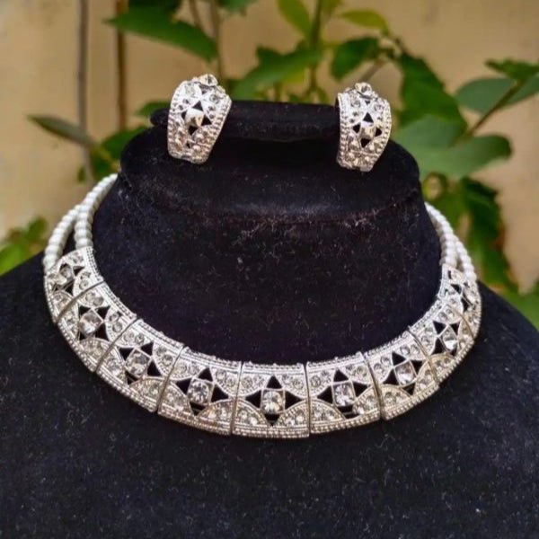 Elegant Look Silver Necklace With Stylish Earrings - Mall Mega