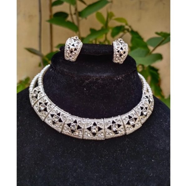 Elegant Look Silver Necklace With Stylish Earrings - Mall Mega