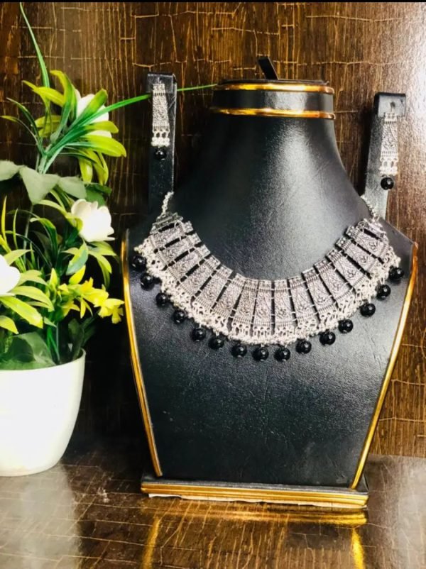 Latest Style And Cultural Jewelry Black Pearl Beautiful Silver Choker With Drop Earrings For All Ages Women - Mall Mega