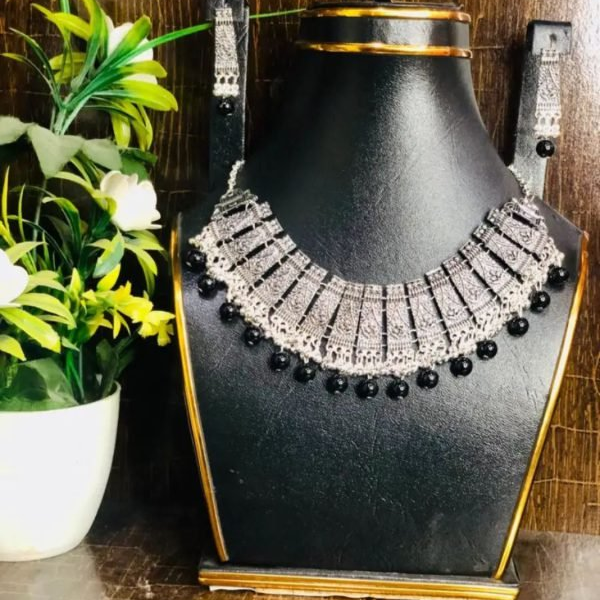 Latest Style And Cultural Jewelry Black Pearl Beautiful Silver Choker With Drop Earrings For All Ages Women - Mall Mega