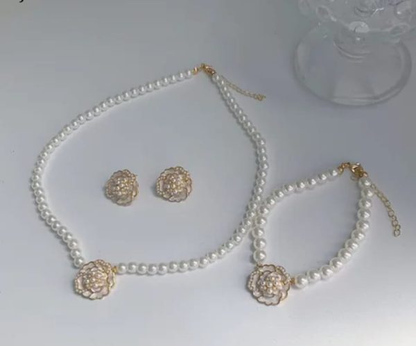 Elegant Flower Design Pearl Stone Set - Mall Mega