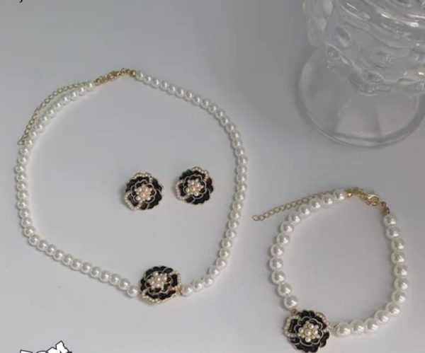 Elegant Flower Design Pearl Stone Set - Mall Mega