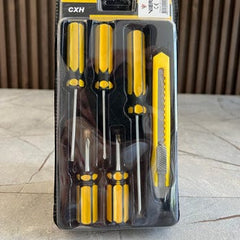 Set of 5 Screwdrivers & 1 Cutter